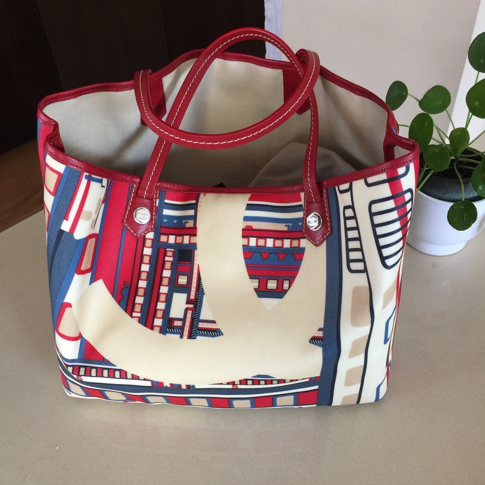 New CHANEL XL tote Bag